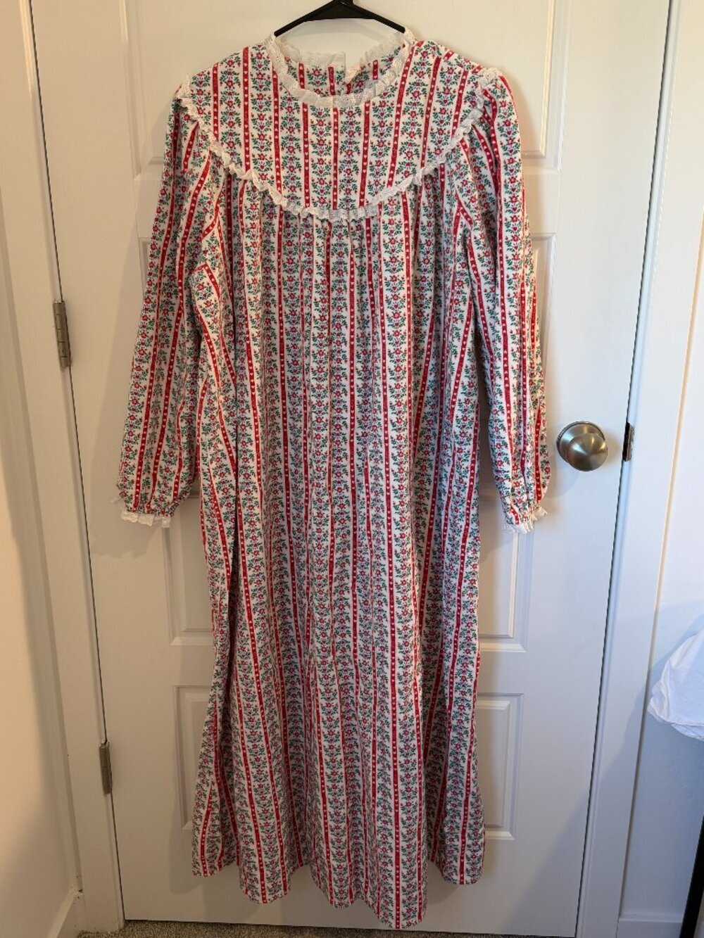 Vintage Lanz of Salzburg XL 100% Cotton Flannel Nightgown Floral Hearts Prairie